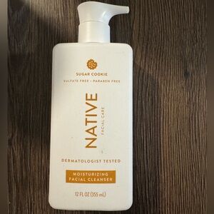Native Sugar Cookie Moisturizing Facial Cleanser